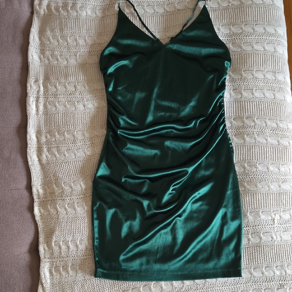 Emerald Sundae Rushed Dress with V-Neck